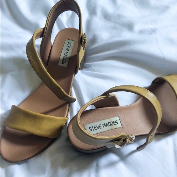 Steve Madden shoes - Picture 2 of 2